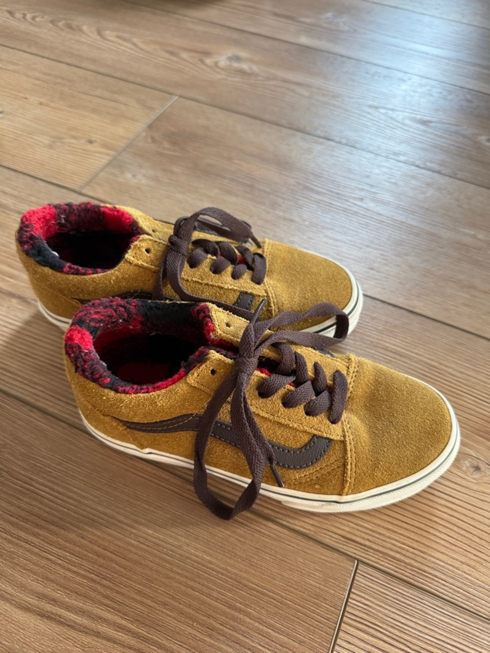 Vans Kids Suede Low-Top Sneakers in Mustard Yellow with Brown Accents